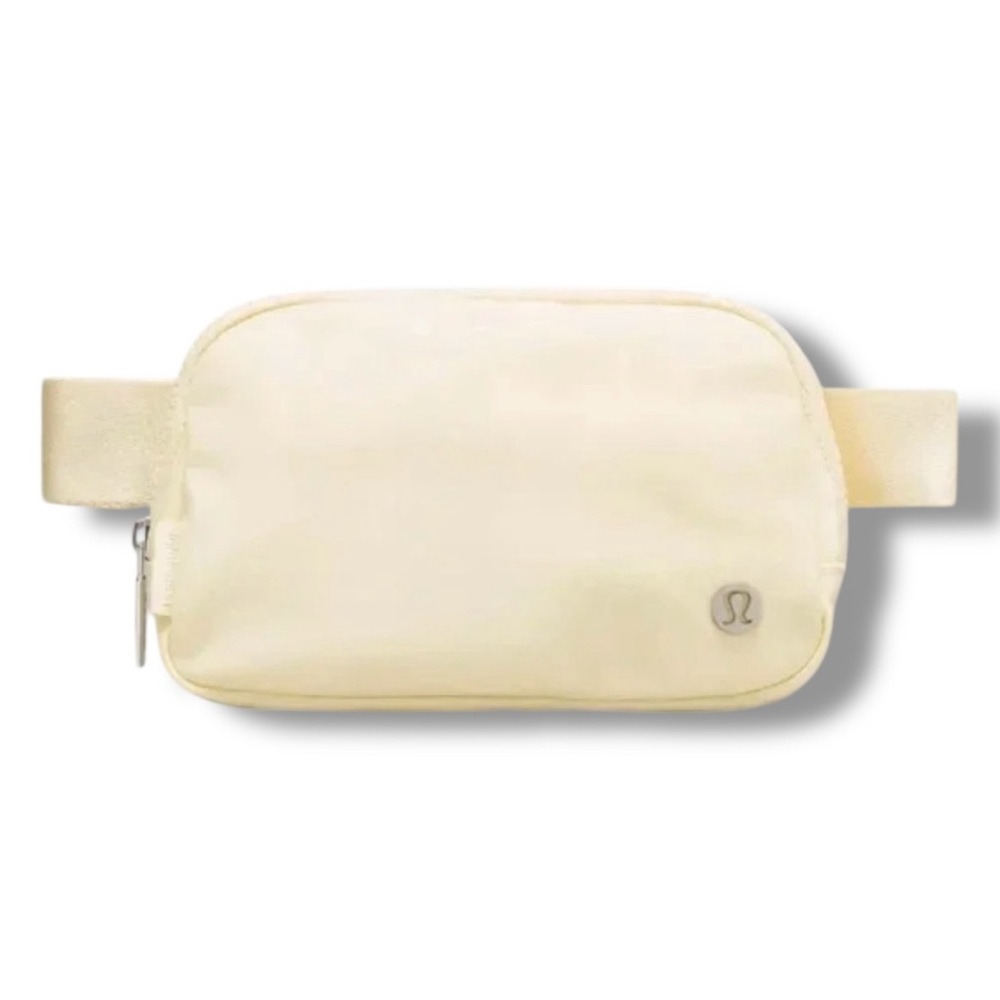 Lululemon Everywhere 1L Crossbody Belt Bag - Cream/Beige Silver - NWT